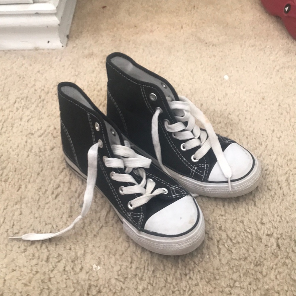converse tennis shoes